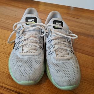 Nike Skyelux running shoes